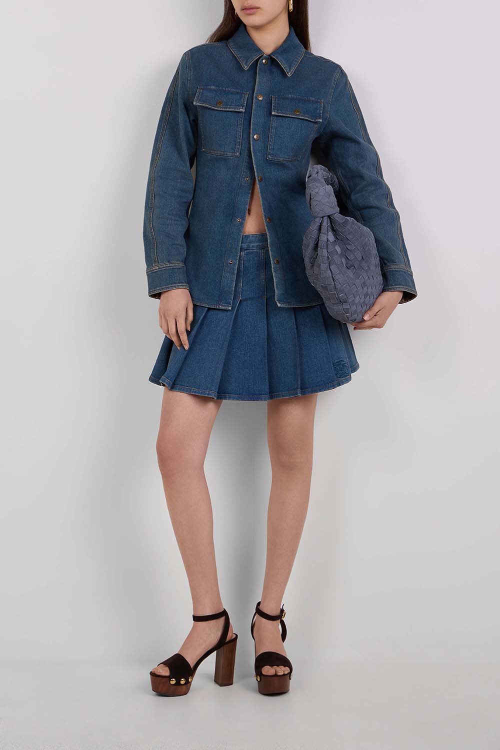 חולצת ג'ינס מכופתרת